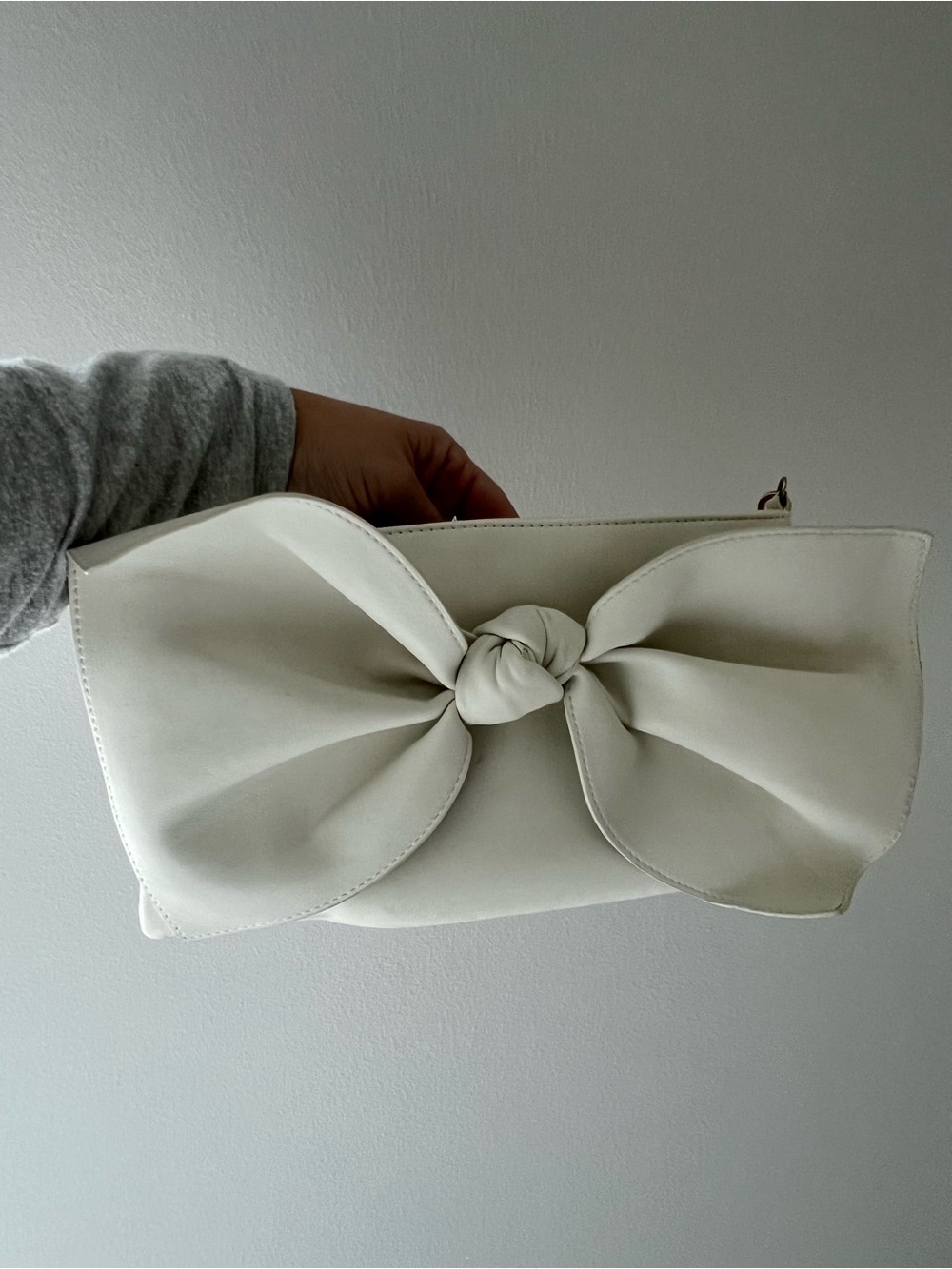Elegant White Bow Clutch Handbag